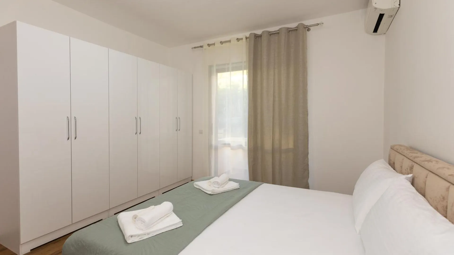Sea View Luxury Apartments Vlorë